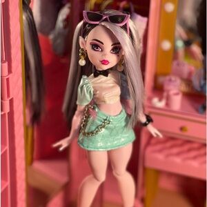 Draculaura monster high custom dolll